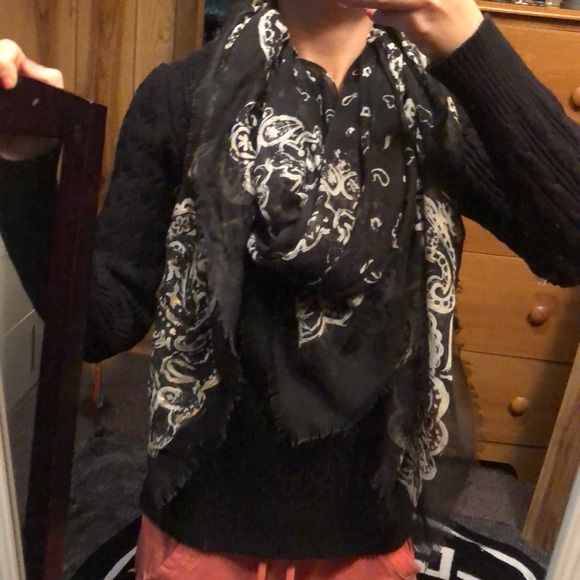 Scarf - Picture 3 of 6